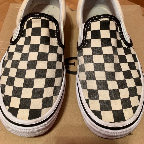 black slip on vans size 4.5